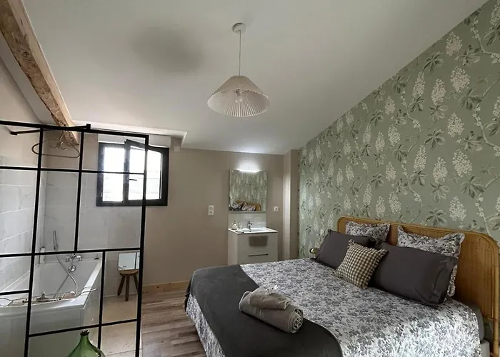 Chez Isa Et Bruno Bed and breakfast Eymet