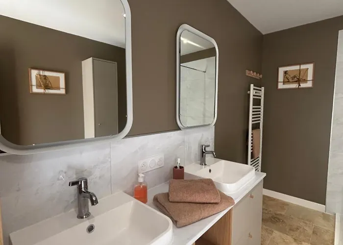 Chez Isa Et Bruno Bed and breakfast Eymet